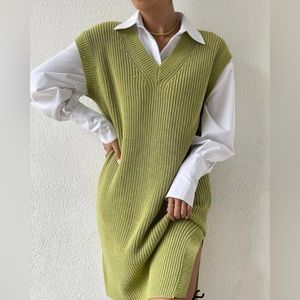 It is a size medium. I bought it thinking it’s my style but it isn’t.